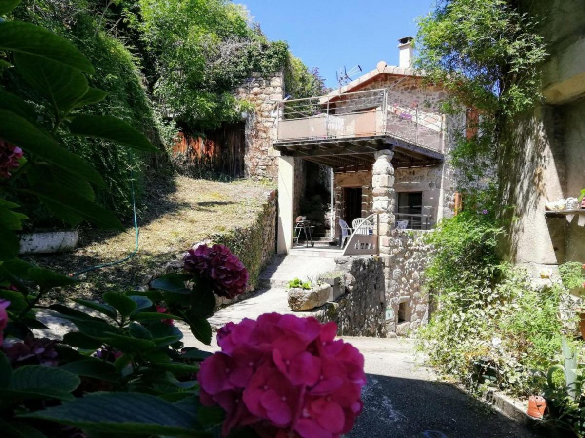 Gite De Charme Avec 2 Terrasses, Au Coeur Du Parc Du Pilat, Confortable Et Equipe - Fr-1-496-40 Malleval Exteriör bild